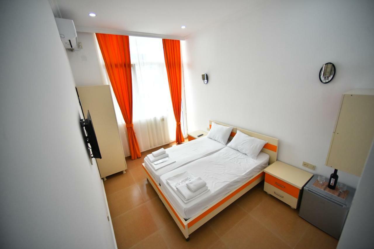 Orange Home Hotel Batumi Eksteriør billede