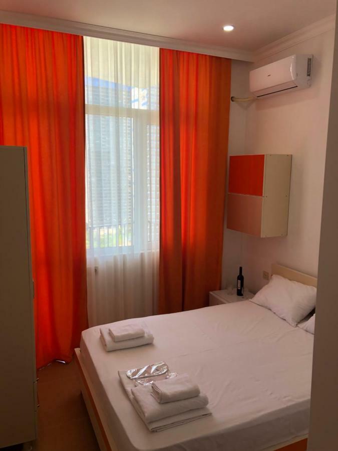 Orange Home Hotel Batumi Eksteriør billede